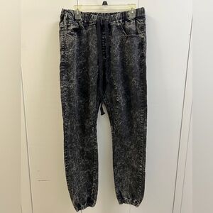Excellent Condition Victorious Los Angeles Black Acid Wash Cargo Pants